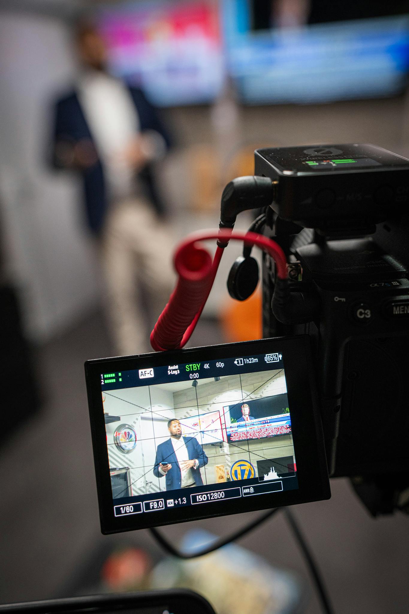 Content Planung für Social Media 2 Business-related video production in a Los Angeles studio setting.